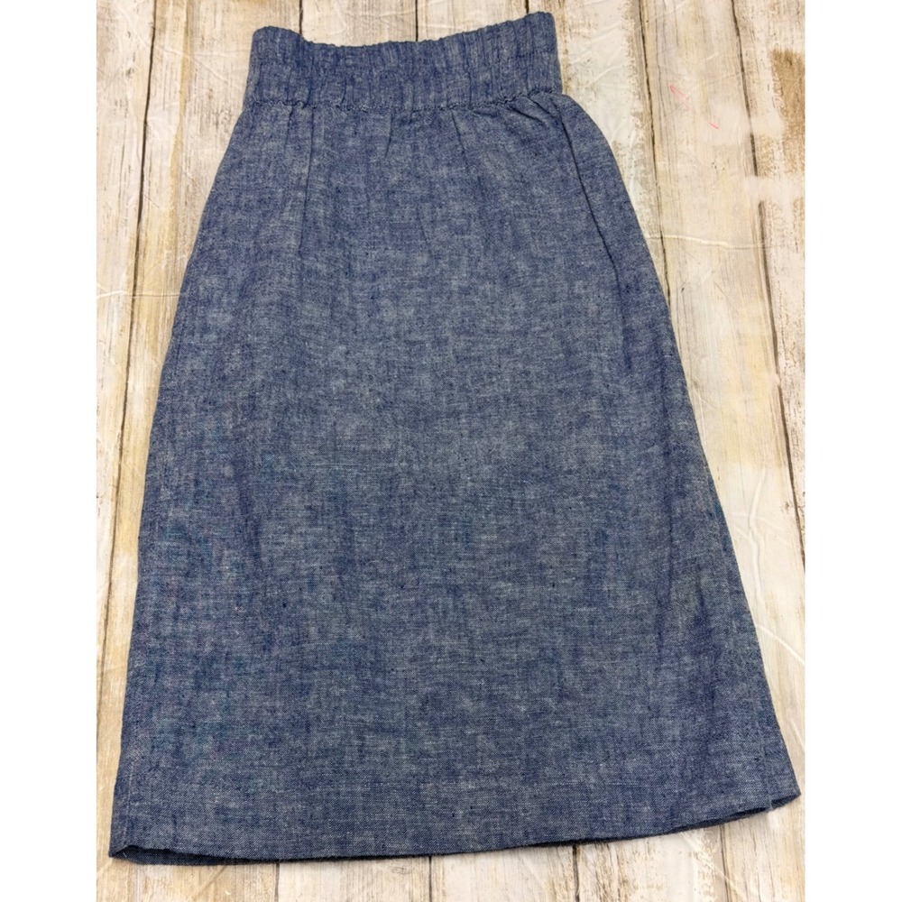 Loft Outlet Blue Chambray Mini Skirt Elastic Waist Size XS. NWT